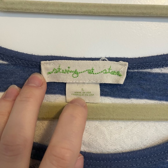 Urban Outfitters Cropped Tshirt - Picture 2 of 4